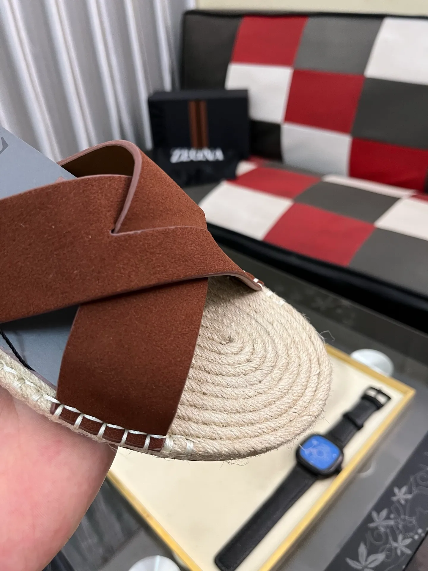 Men's shoes 💰320⌚️⌚️《HERMES》Hermès 💁♂️Men's casual slippers, compare the quality at the counter🧚🏿♂️ The upper layer has a stone pattern with clear texture, showing high-end, high-end, comfortable to wear and versatile. Purely hand-pulled, raw rubber breathable outsole, breathable and comfortable lambskin lining, 100% comfortable density, original rubber outsole wear-resistant code number 38-44. Can be customized 45-46-47